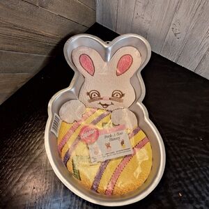 Wilton Easter Bunny Rabbit with Egg Aluminum Cake Pan Baking Mold 2105-4395